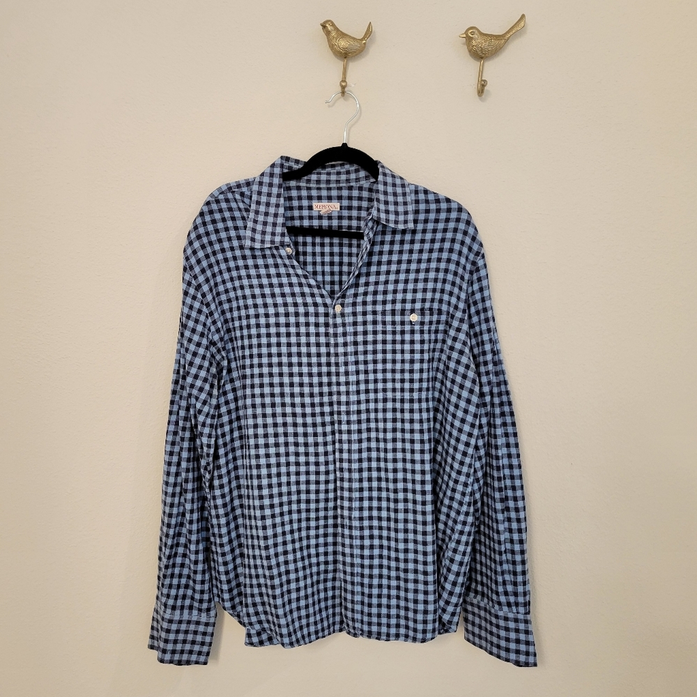 Men long sleeve buttons up shirt